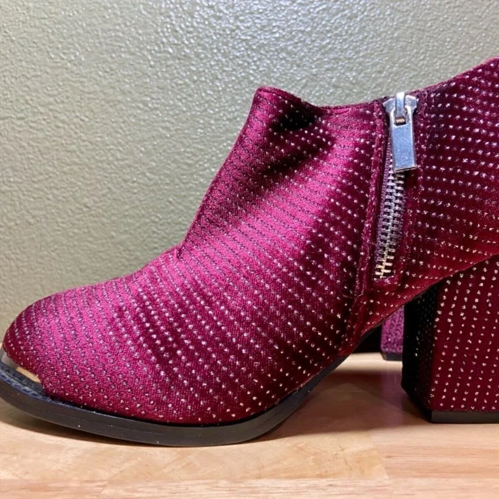 Joan Boyce‎ Women's Red Studded Round Toe Block Heel Zipper Ankle Booties Size 8